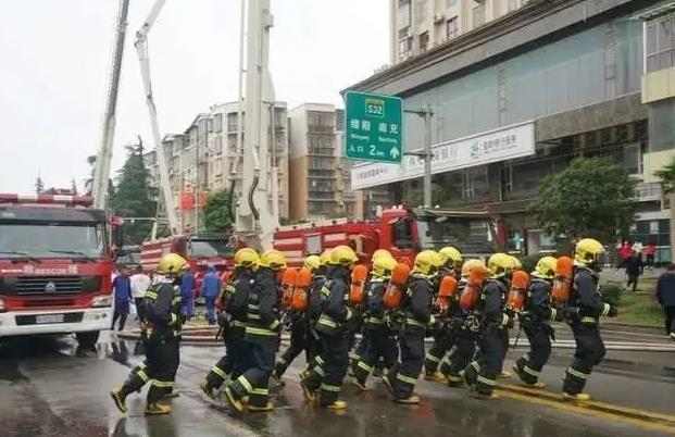 西充县开展高层建筑灭火救援实战演练